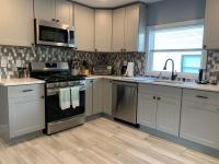 Newly renovated 4 bedroom apartment near downtown. - Chambres d'hôtes Montclair
