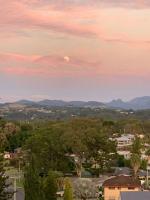 B&B Tweed Heads - Slice of Heaven at Number 7, privacy and views - Bed and Breakfast Tweed Heads