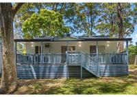 Deluxe 2 Bedroom Treetop Spa Cabin