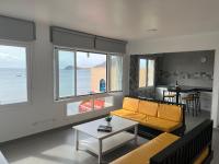 Appartamento N° 1 con 2 Camere da Letto e Vista Mare