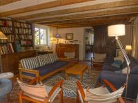 Holiday Home (14 Adults)