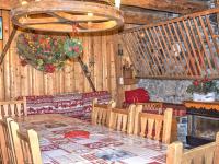 Chalet Savoyard en Bordure des Pistes avec Liaison Facile vers le Centre de Morzine - FR-1-524-11 - Bed and Breakfast