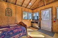 Waterfront Lake Dunlap Studio Cabin with Dock - B&B
