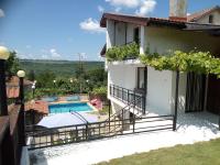 Hillside Guesthouse Pushevo - B&B Pushevo