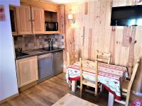 Duplex rénové 4 pers. avec terrasse - Résidence Les Chalets d'Aurouze, La Joue du Loup - FR-1-504-553 - Chambres d'hôtes Saint-Étienne-en-Dévoluy