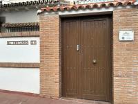 El Descanso - by Costadelsolholiday FAMILY VILLA BY MARINA heated private pool! - Chambres d'hôtes Benalmádena