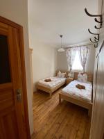 Zweibettzimmer mit eigenem Bad