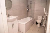 Maisy Lodge - Two Bed Lux Flat - Parking, Netflix, WIFI - Close to Blenheim Palace & Oxford - F2 - Chambres d'hôtes Oxford