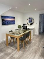 Maisy Lodge - Two Bed Lux Flat - Parking, Netflix, WIFI - Close to Blenheim Palace & Oxford - F2 - Chambres d'hôtes Oxford