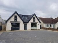 Evergreen Lodge - Two Bed Lux Flat - Parking, Garden, Patio, WIFI, Netflix - Close to Blenheim Palace & Oxford - F3 - B&B Kidlington