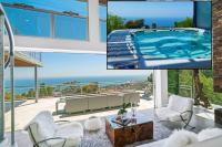 Malibu Glass House: Architectural w 180deg Views - B&B Malibu