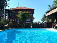 Appartement dans maison individuelle, piscine - B&B