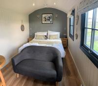 Springwood Shepherd Huts Glamping York - Bed and Breakfast York