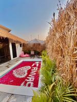 B&B Lonavla - GLASS HOUSE with private pool in Lonavla - Bed and Breakfast Lonavla