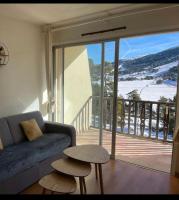 U061 - Grand studio rénové - Vue montagne - Chambres d’hôtes