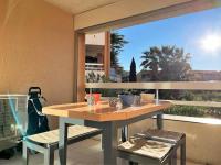 Studio cabine 4 pers avec terrasse, clim et parking au Lavandou - FR-1-251-431 - Chambres d'hôtes Le Lavandou