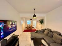 B&B Limassol - Two Bedroom City Seaside Apartment - Bed and Breakfast Limassol