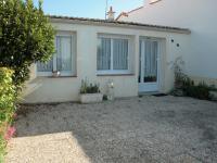 Maison Plain-Pied Proche Plage et Commerces à La Tranche-sur-Mer – Idéal Familles - FR-1-22-210 - B&B