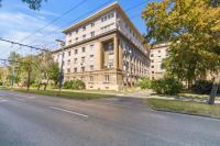 2 BR Apt Steps to Nivy Station - Bed and Breakfast Bratislava