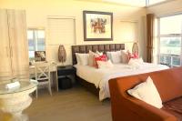 Kamer met Kingsize Bed en Uitzicht op Zee