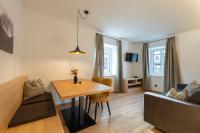 Apartment with Mountain View