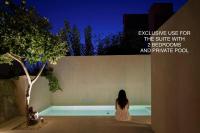 Suite mit 2 Schlafzimmern und eigenem Pool.