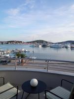 Apartments Up&Up - B&B Rogoznica