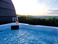 B&B Welshpool - Odli Glamping - Luxury Glamping Pod - Bed and Breakfast Welshpool