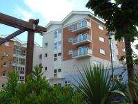 Spacious 2 Bed Perfect for City Centre & Bay, Pool, Gym - B&B