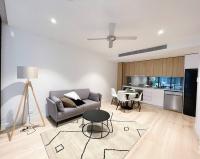 B&B Brisbane - New Modern apartment next to Westfield Chermside - Bed and Breakfast Brisbane