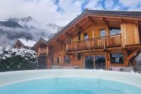 B&B Chamonix-Mont-Blanc - Les Drus - Luxury Chalet for 8 - Bed and Breakfast Chamonix-Mont-Blanc