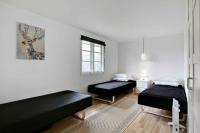 Renoveret sommerhus nær fjord - Stor terrasse, have & plads til 7 gæster - B&B Kyndeløse