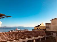 One-Bedroom Apartment River View