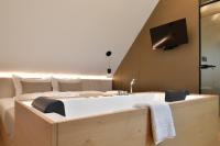 Deluxe Double Room with Bath