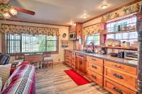Cozy Lake Charles Studio with Golf Course Views - B&B Lake Charles