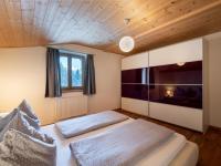 Two-Bedroom Apartment with Shower