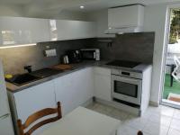 Appartement Aurore en rez de jardin avec parking gratuit - B&B Vence