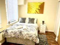 Alluring 2 Bedroom Leeds City Centre Apartment- Self Check-in,Balconied Apartment - Bed and Breakfast Leeds