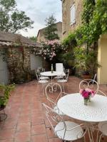 La Maison de Mama C: Charming french village home - Ferienwohnung Sainte-Colombe-sur-l'Hers