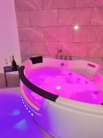 Modern SPA - Cosy & Chic - JACCUZI - B&B Brunoy