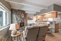 Lake View Condo: Walk To Downtown/Lake Dillon - Chambres d’hôtes Dillon