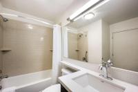 Queen Studio Suite with Bathtub Mobility Accessible 