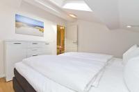 One-Bedroom Apartment with Balcony