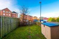 Modern 4-Bed Townhouse in Crewe by 53 Degrees Property, Ideal for Contractors & Business, FREE Parking - Sleeps 8 - Chambres d'hôtes Crewe