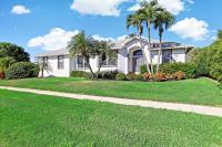 Pet-friendly home with walk to beach and restaurants - B&B Marco Island