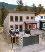 Oasis Getaway, Mins to Lake, King Bed, Dbl Garage - B&B