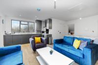 B&B Milton Keynes - Infra Mews, Superb Delightful Apartments Perfect for Contractors & Long Stays, 1, 2 & 4 Bedroom, WiFi & Parking - Bed and Breakfast Milton Keynes