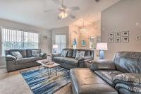 B&B Pensacola - Pensacola Home with Hot Tub 4 Miles to Beach! - Bed and Breakfast Pensacola