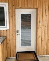 Bright poolside walkout two bedroom basement suite in the Okanagan - B&B