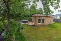 Allt Mor Rentals - Chalet with hot tub, And Studio Apartment no hot tub - Chambres d'hôtes Roybridge